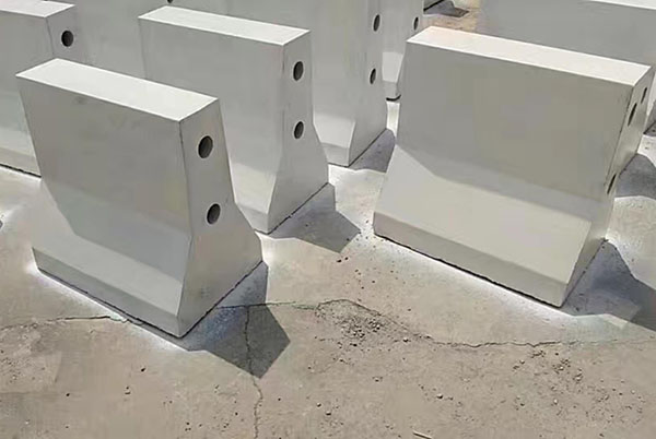 水泥隔離墩價格